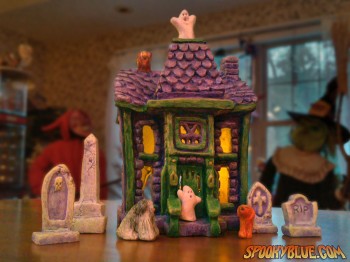Tiny little haunted house